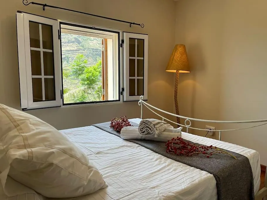 Secluded Cottage W Pool, Oceanside View, 3Br, 3Ba Ponta do Sol  0*, Ponta do Sol (Madeira) Portugal