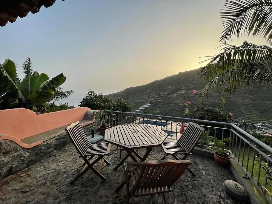 Secluded Cottage W Pool, Oceanside View, 3Br, 3Ba Ponta do Sol  0*, Ponta do Sol (Madeira)